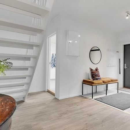 Din Hjem! Mitt I By1. Gratis Parkering!! Apartment Нарвик Екстериор снимка