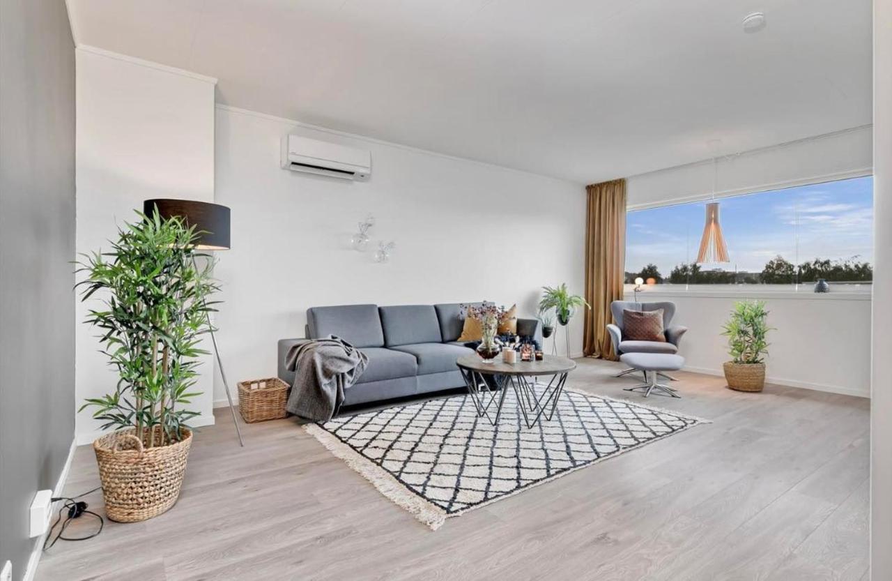 Din Hjem! Mitt I By1. Gratis Parkering!! Apartment Нарвик Екстериор снимка