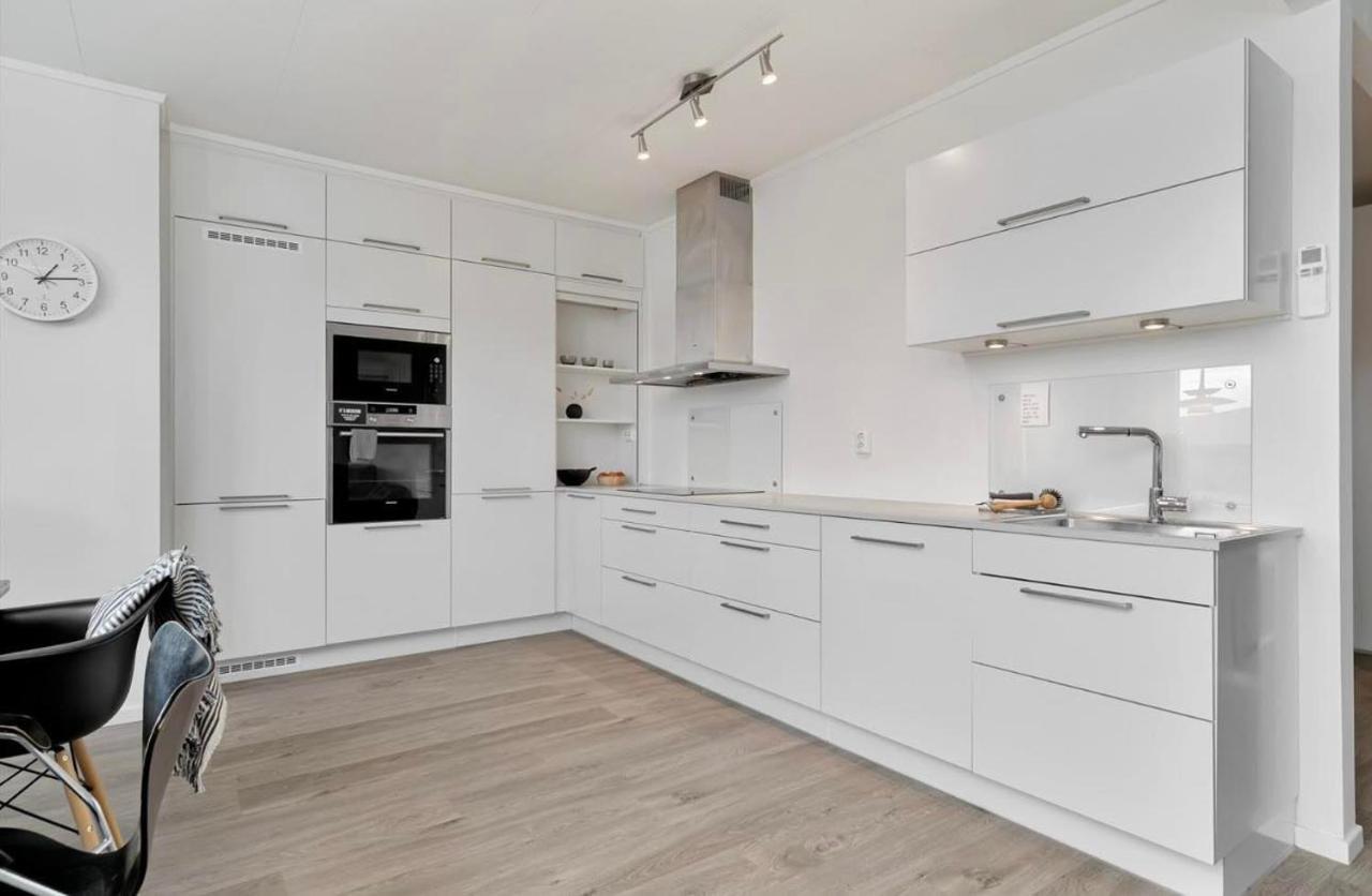 Din Hjem! Mitt I By1. Gratis Parkering!! Apartment Нарвик Екстериор снимка