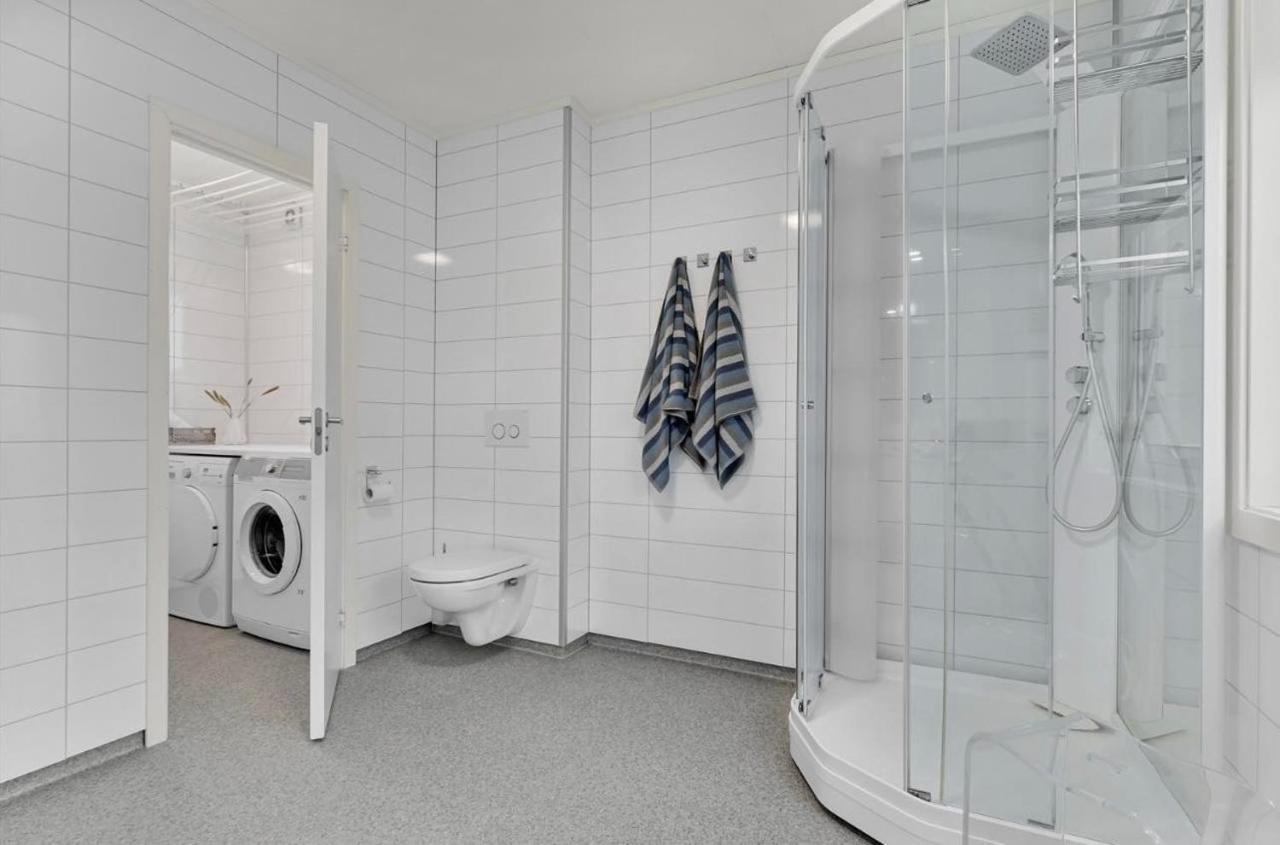 Din Hjem! Mitt I By1. Gratis Parkering!! Apartment Нарвик Екстериор снимка