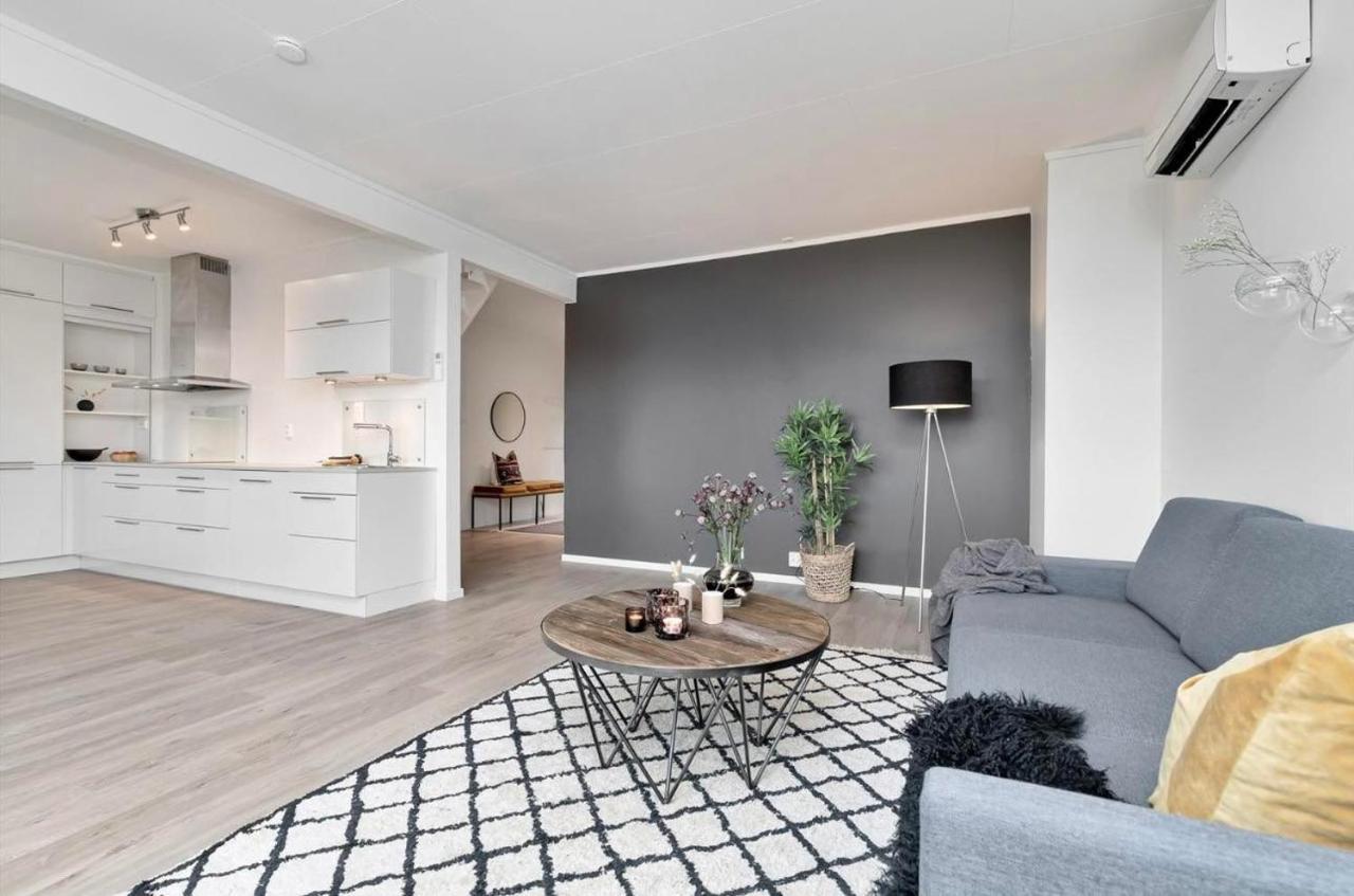Din Hjem! Mitt I By1. Gratis Parkering!! Apartment Нарвик Екстериор снимка